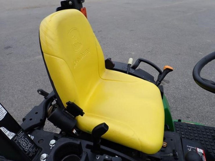 john-deere-200-image-19