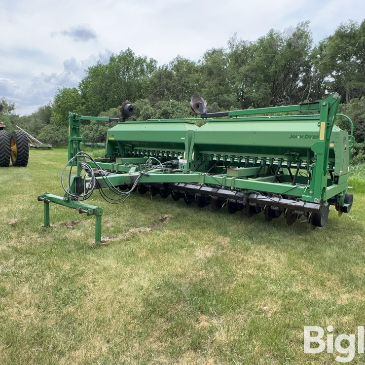 JOHN DEERE 1590