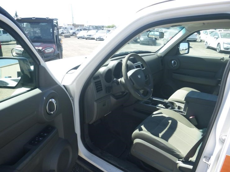 2009-dodge-nitro-image-5