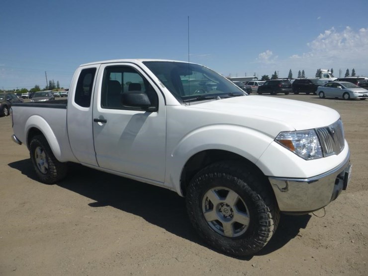 2006-nissan-frontier-image-2
