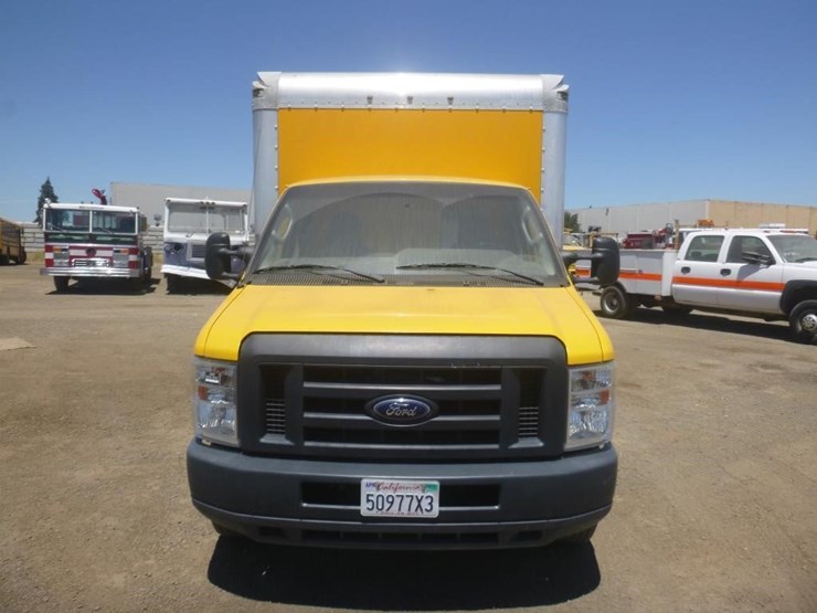2019-ford-e350-image-8