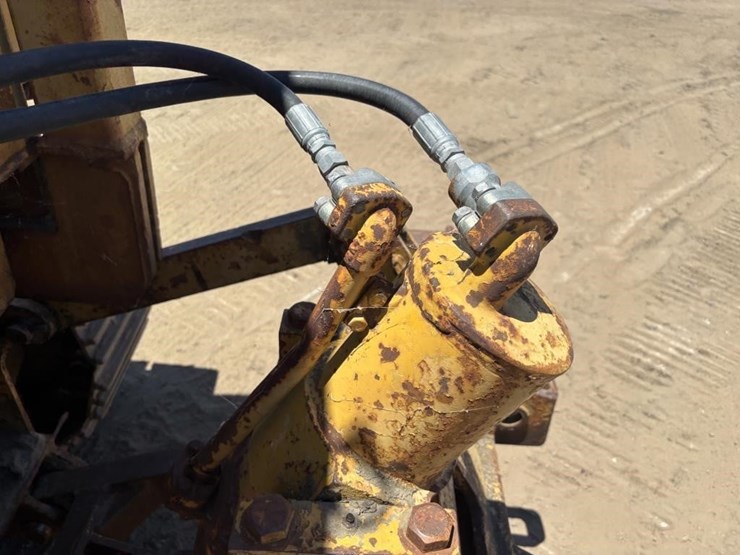 1957-caterpillar-955h-image-22