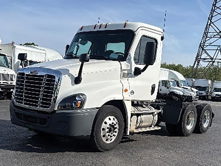 2019-freightliner-cascadia-125-image-1