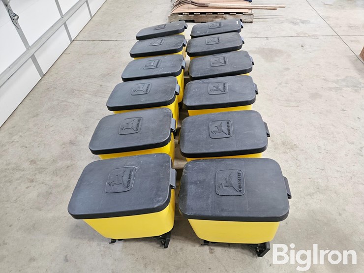 john-deere-planter-insecticide-boxes-image-4