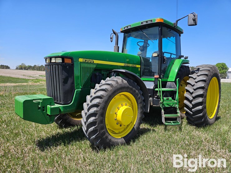 1997-john-deere-8300-image-1