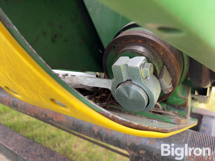 2009-john-deere-630f-image-17
