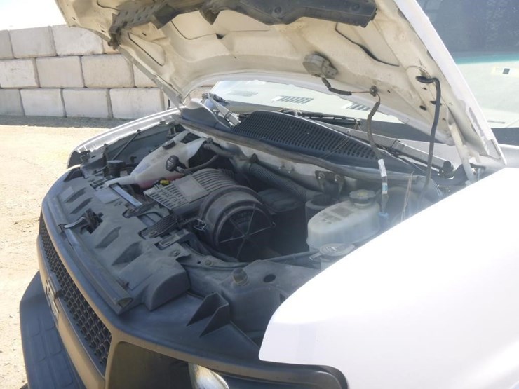 2016-chevrolet-express-3500-image-21