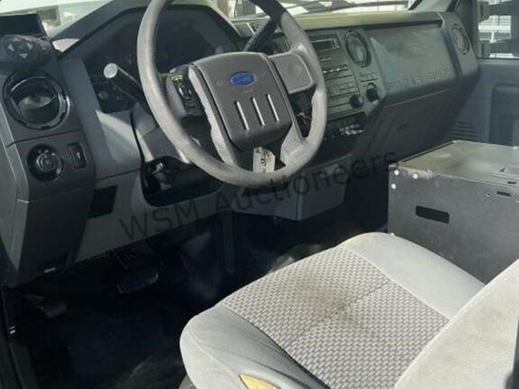 2015-ford-f550-image-28