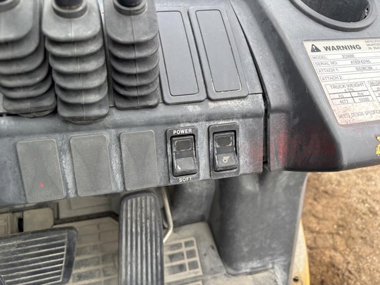2020-caterpillar-2c6000-image-23
