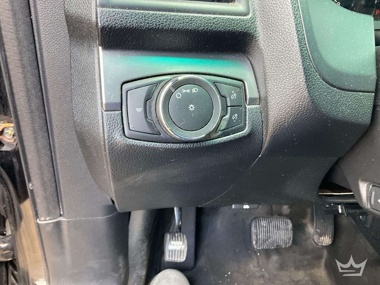 2017-ford-explorer-image-17