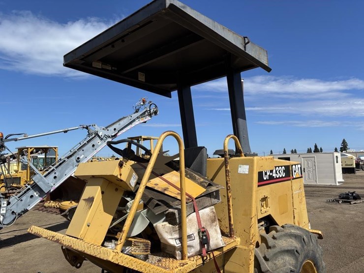 caterpillar-cp-433c-image-20