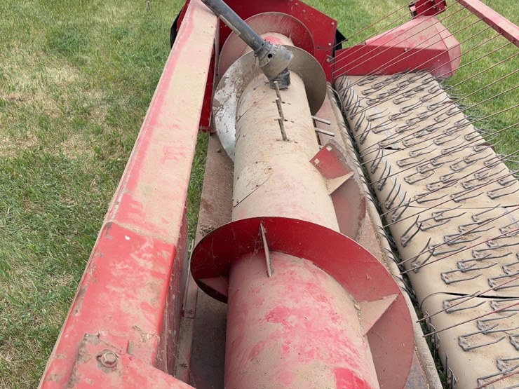 international-1015-combine-pickup-head-image-19
