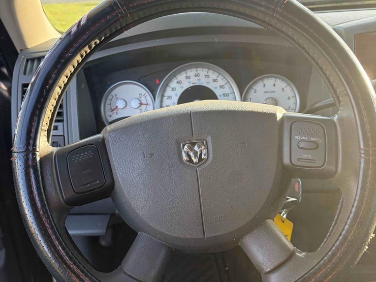 2005-dodge-dakota-image-14