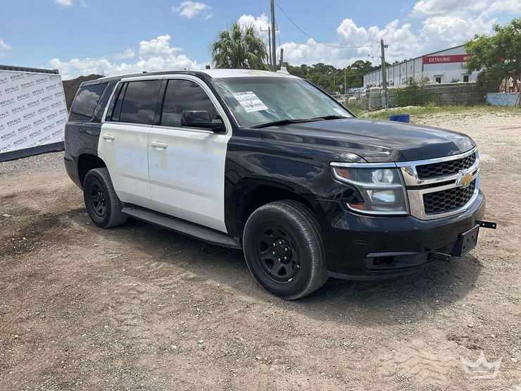 2018-chevrolet-tahoe-image-2