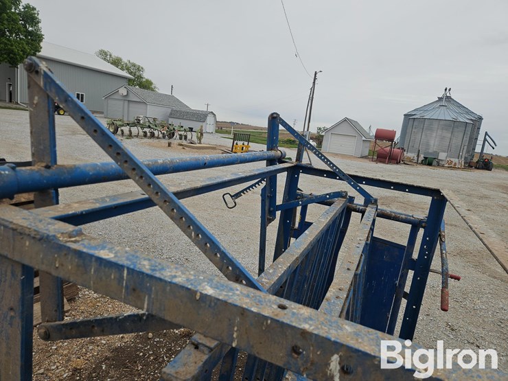 priefert-model-85-cattle-chute-w/-head-gate-image-13