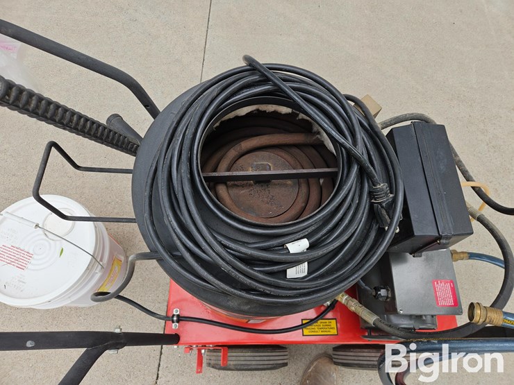 hotsy-555ss-hot-water-pressure-washer-image-9