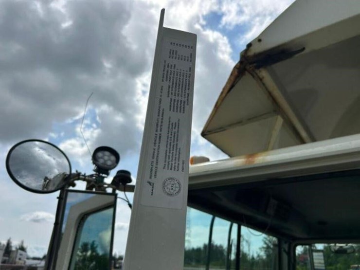 2020-mack-terrapro-tri/a-garbage-truck-1m2te1gc0lm-image-9