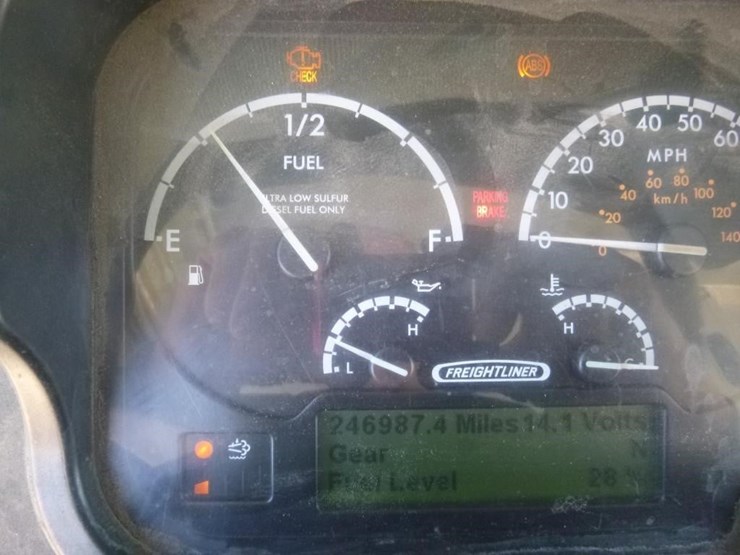 2012-freightliner-mt55-image-25