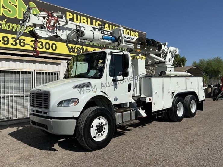 2013-freightliner-m2-106-image-2