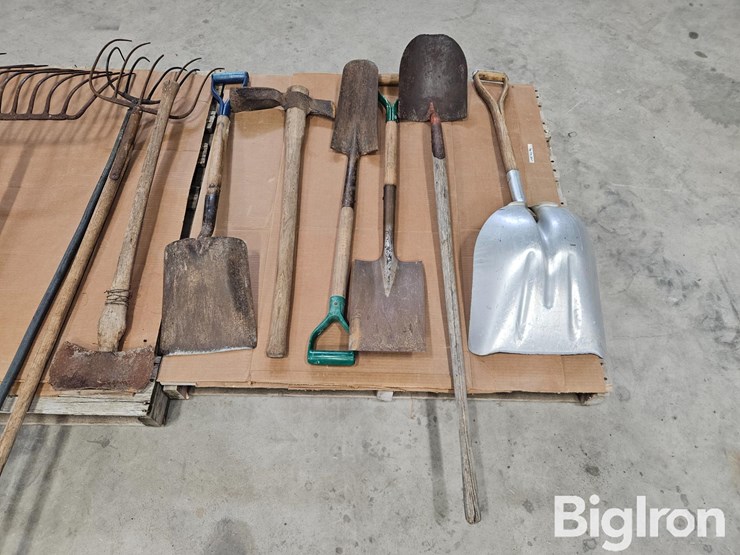 shovels,-rakes-and-other-garden-tools-image-10