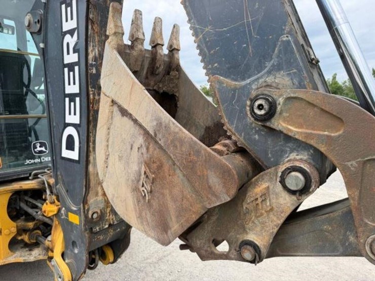 2018-deere-310sl-image-40
