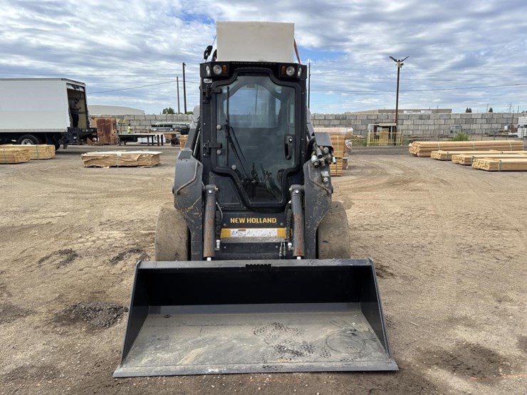 2021-new-holland-l328-image-6