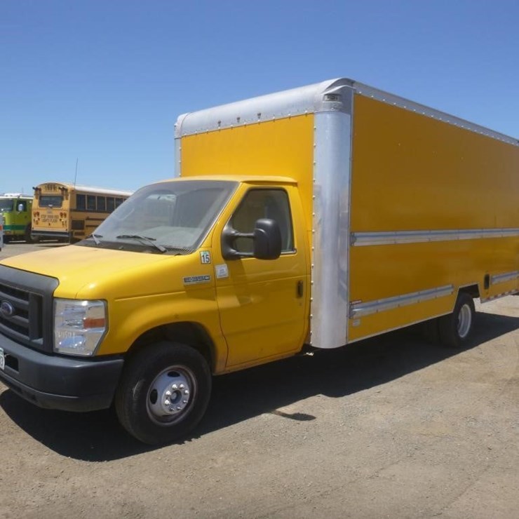 2019 FORD E350