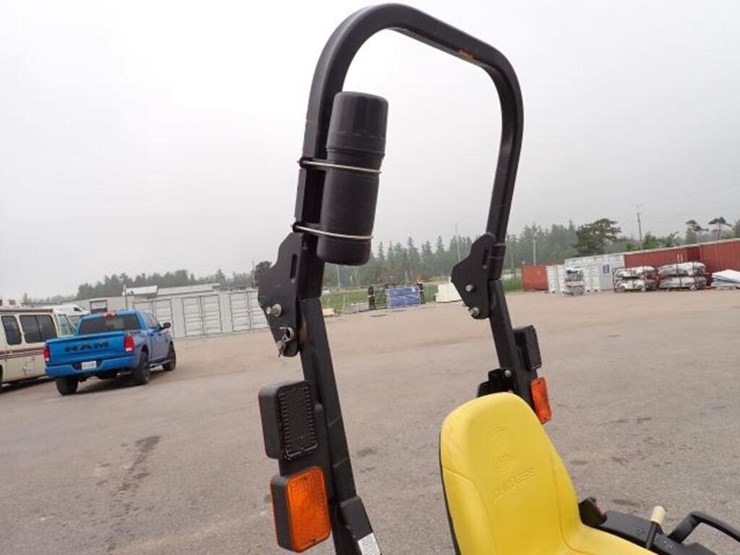 john-deere-200-image-39