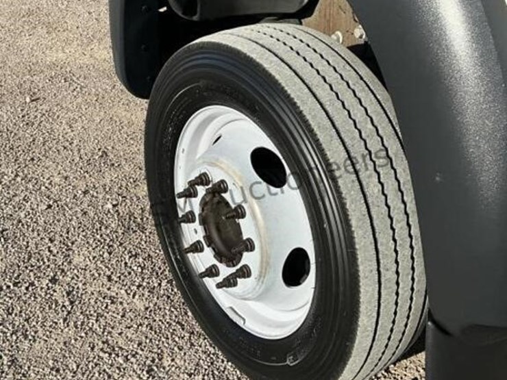 2016-ford-f550-image-9