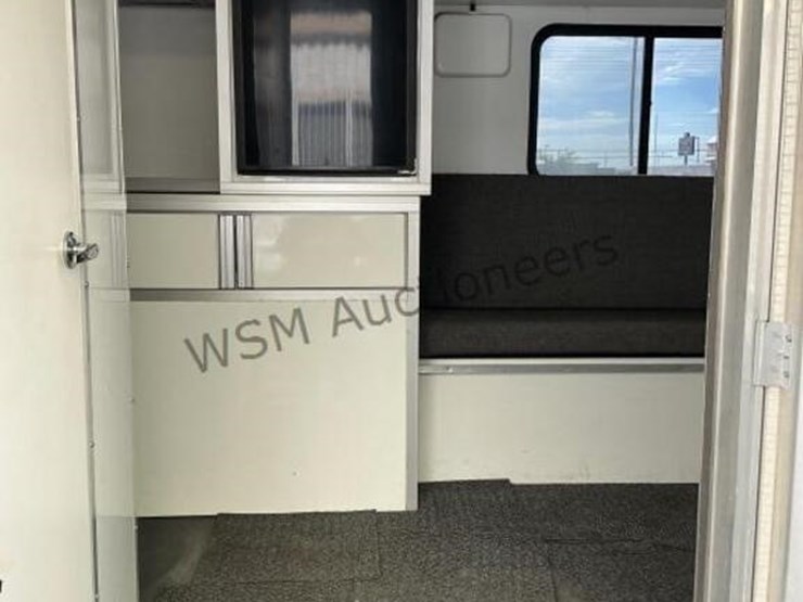 2008-progressive-ps21032hct-mobile-office-trailer-image-15