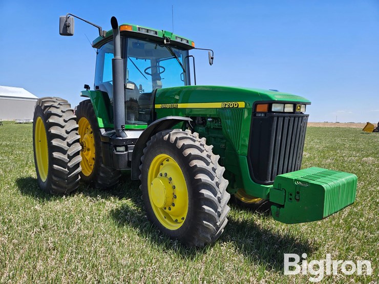 1997-john-deere-8200-image-3