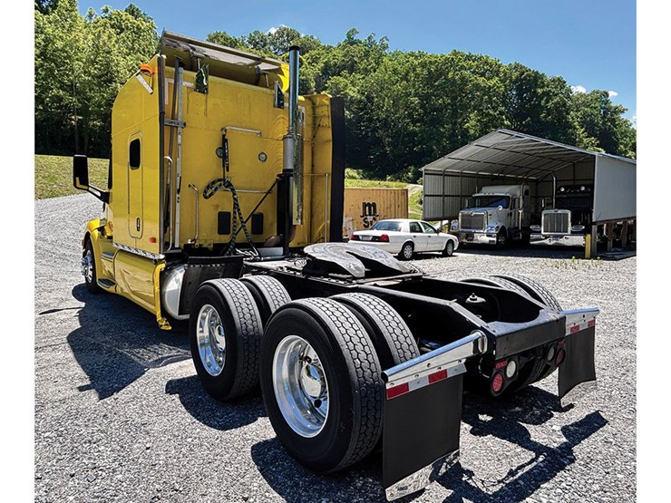 2017-peterbilt-579-image-4