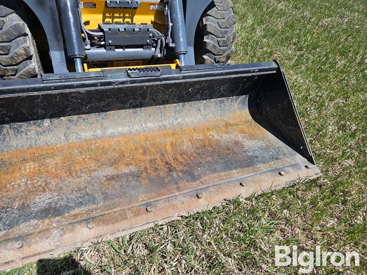 2019-deere-332g-image-13