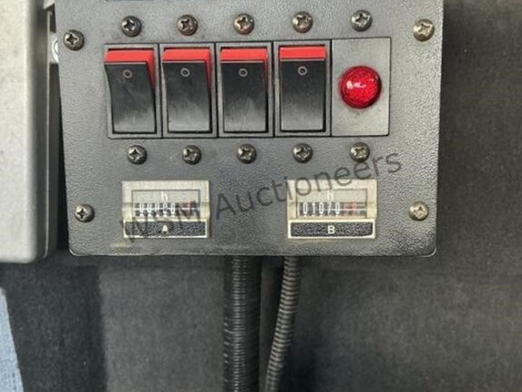 2015-ford-f550-image-27