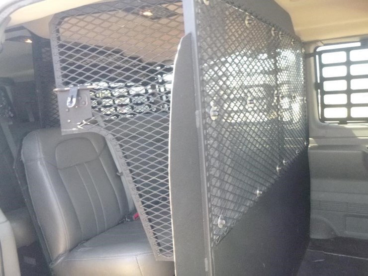 2016-chevrolet-express-3500-image-16