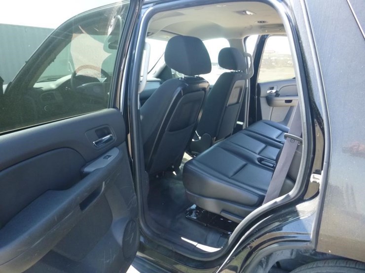 2011-chevrolet-tahoe-image-7