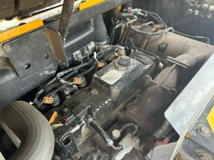 2014-deere-85g-image-28