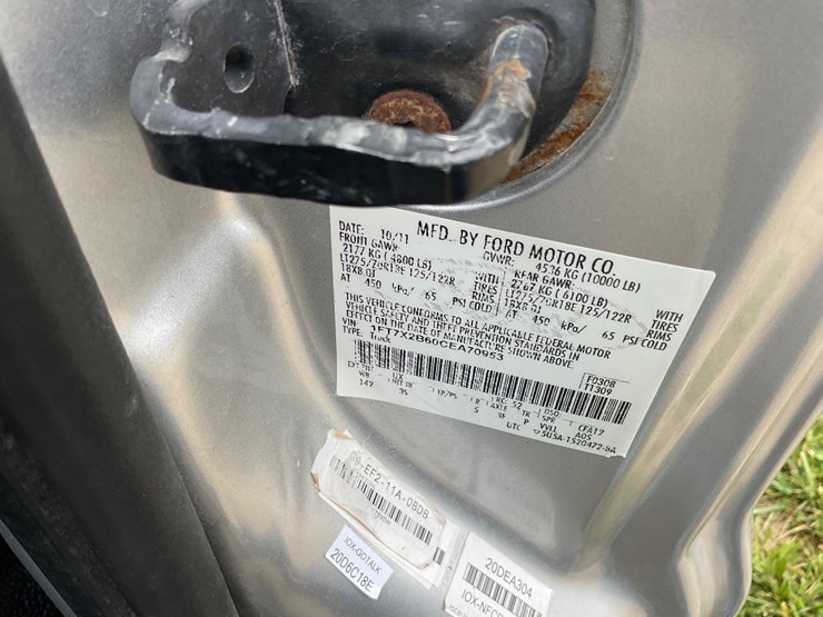 2012-ford-f250-image-17