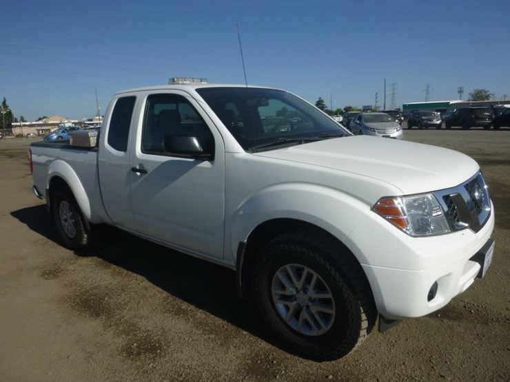 2019-nissan-frontier-image-2