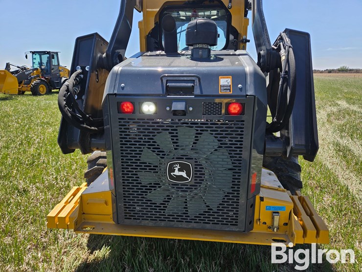 2019-deere-332g-image-18