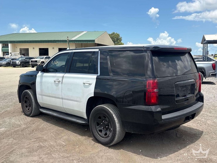 2018-chevrolet-tahoe-image-3