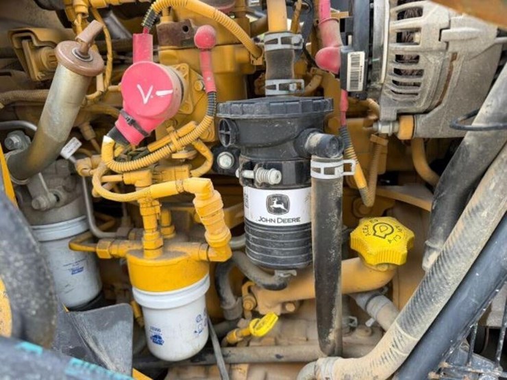 2018-deere-310sl-image-22
