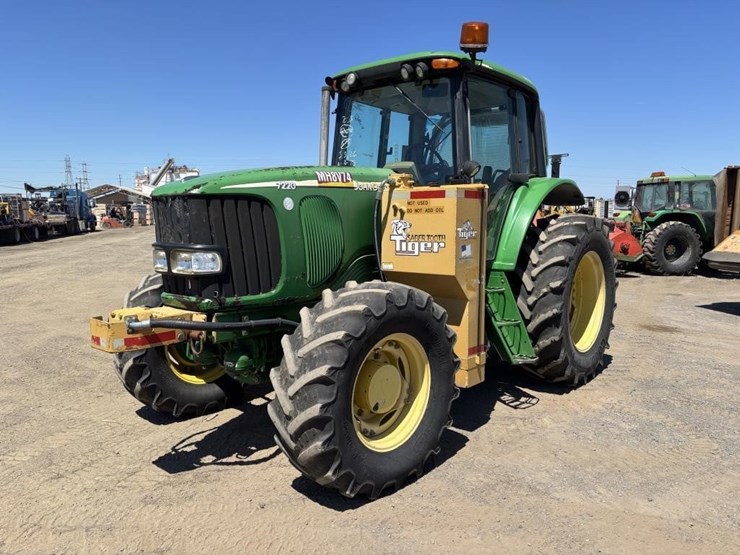 2006-john-deere-7220-image-1