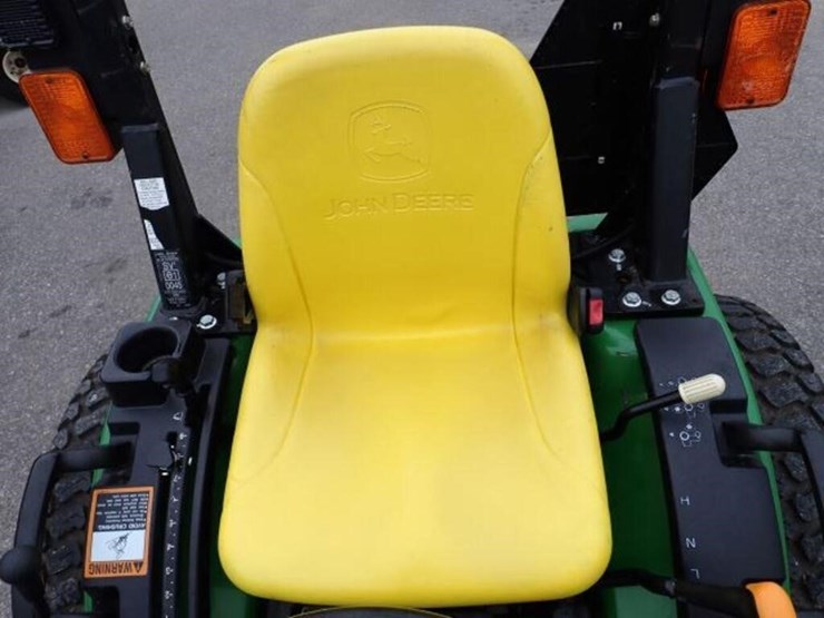 john-deere-200-image-18