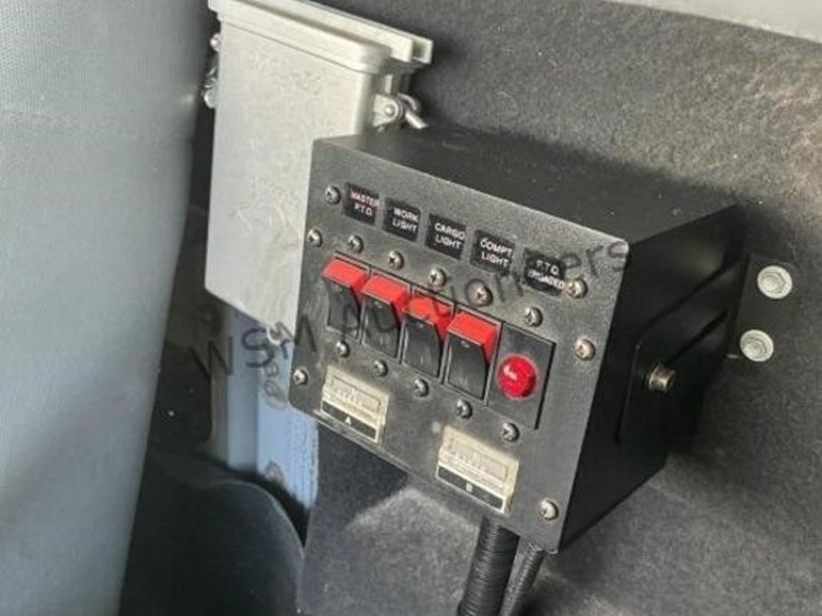 2015-ford-f550-image-26