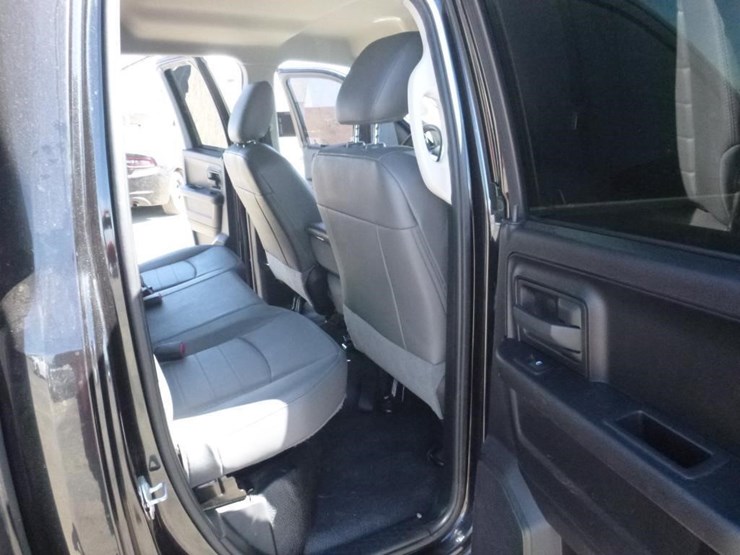 2015-dodge-1500-image-8