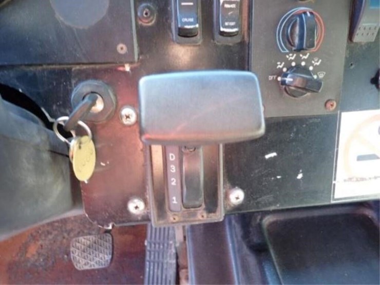 2008-freightliner-mt55-image-19