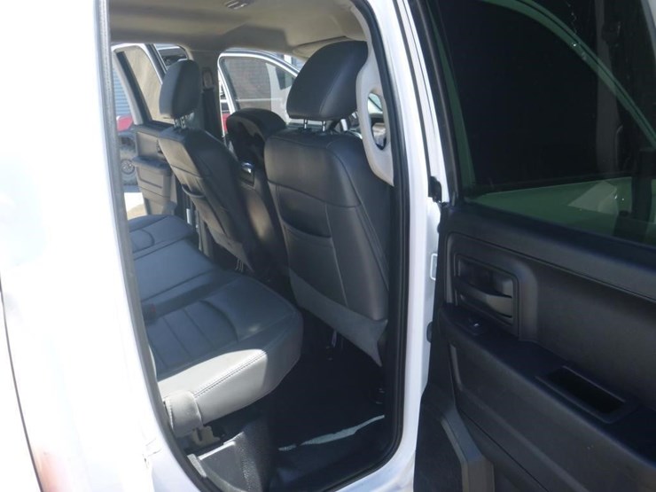2014-dodge-1500-image-8
