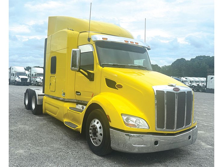 2020-peterbilt-579-image-1