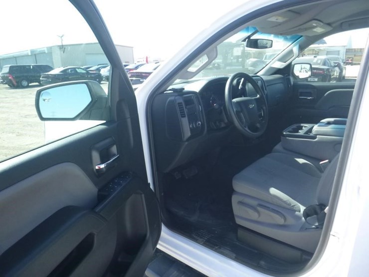 2018-chevrolet-1500-image-5